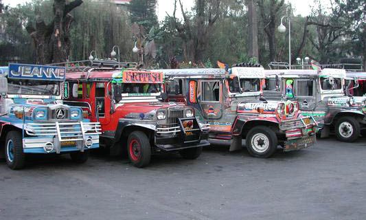 Lokalni kombiji - jeepneyi, zaščitni znak Filipinov