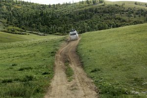 Ko ne jahamo potujemo s kombiji - posebna mongolska masaža!