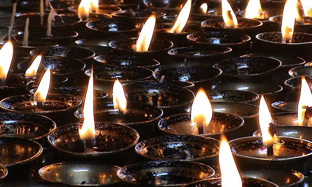 Maslene svečke v samostanu