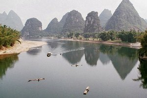 Plovba po reki med Yangshuojem in Guilinom