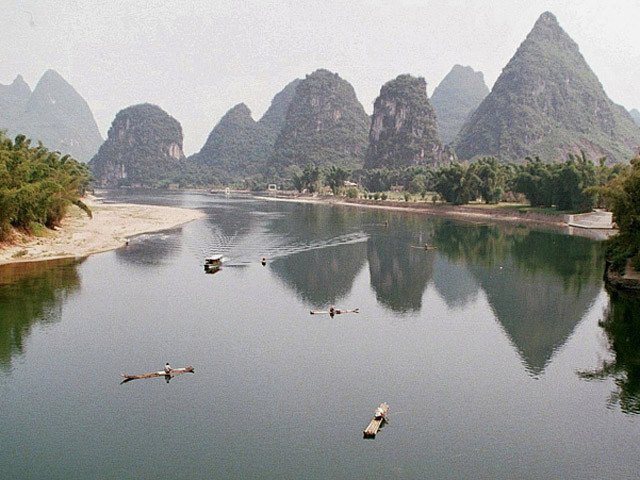 Plovba po reki med Yangshuojem in Guilinom