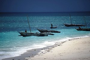 Dhowi (jadrnice) na severu Zanzibarja