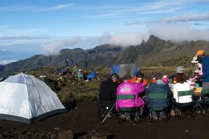 Na poti na Kilimanjaro šotorimo