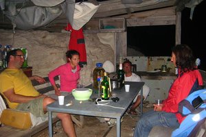 Opuščen pokrit prostor in ad-hoc piknik