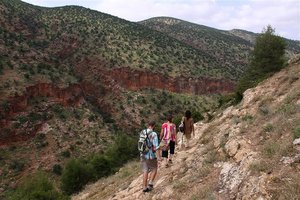 Krajši treking po koanjonih okoli slapu v Ouzudu