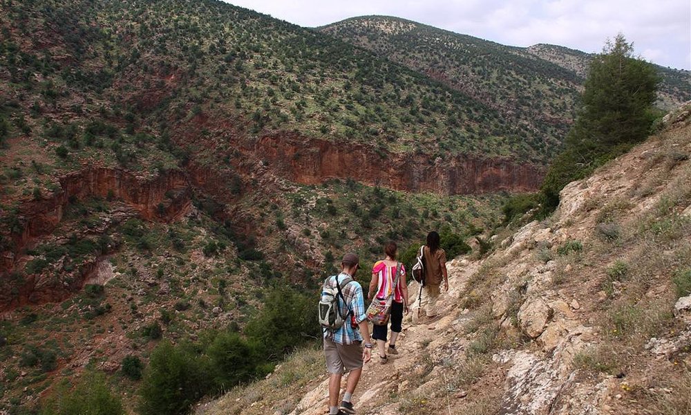 Krajši treking po koanjonih okoli slapu v Ouzudu
