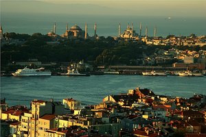 Istanbul, razpet med Evropo in Azijo