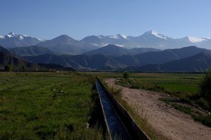 Kirgizija (Kirgistan) in Kel Suu - 5958.JPG