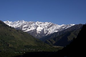 Pogled z našega hotela v Vashishtu