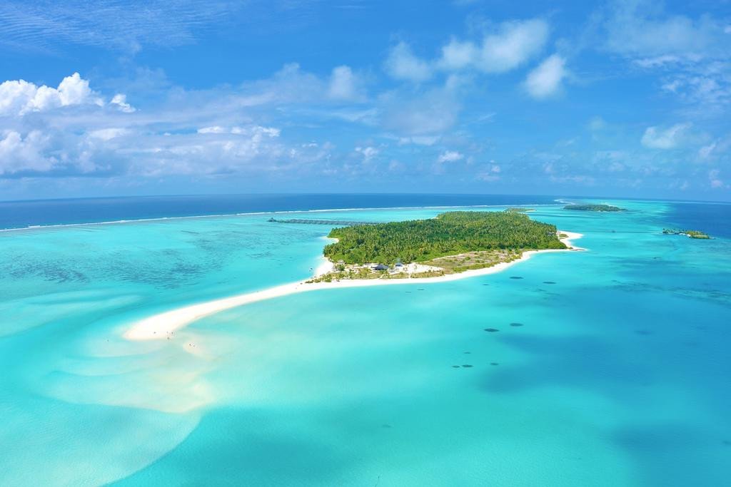Maldivi, mix lokalnega otoka in resorta - 7192.jpg