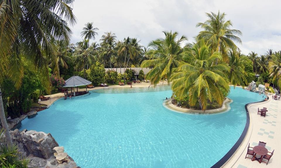 Maldivi, mix lokalnega otoka in resorta - 7198.jpg